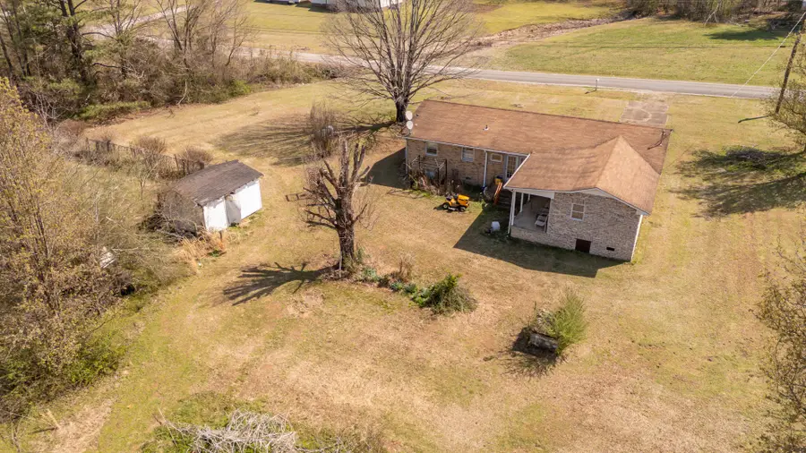 5062 Sunny Acres Dr, Waynesboro, TN 38485 - #2