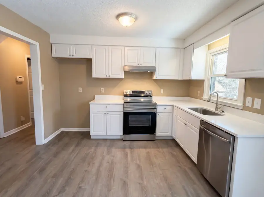 1157 Woodbridge Dr, Clarksville, TN 37042 - #2