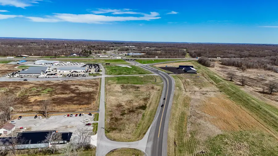 3150 Old Husbands Rd, Paducah, KY 42003 - #3