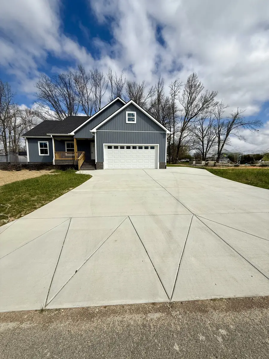 306 Cassie Dr, Lafayette, TN 37083 - #2