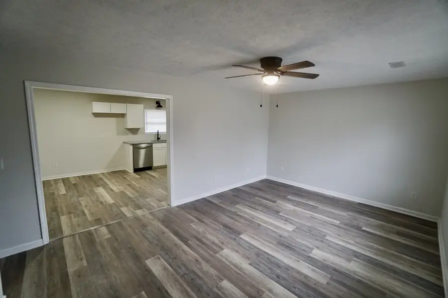 122 Oakdale St, Shelbyville, TN 37160 - #3