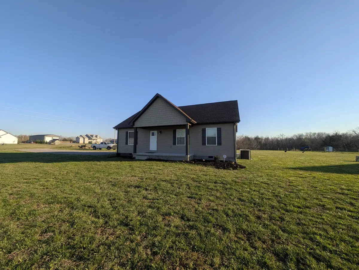 293 Hawkins Rd, Westmoreland, TN 37186 - #1