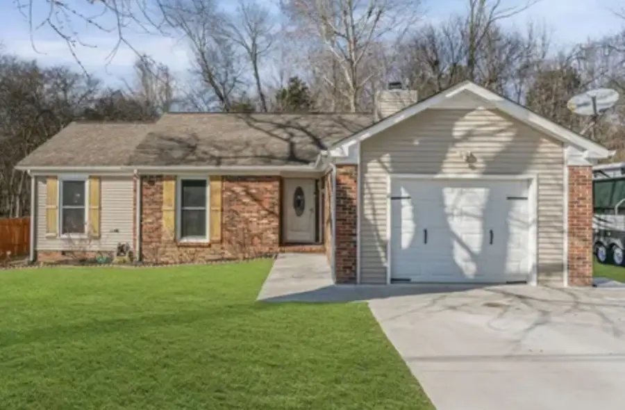 8163 Bonnafair Dr, Hermitage, TN 37076 - #2