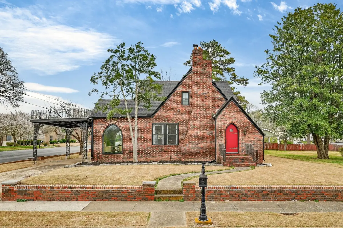 411 2nd Ave, Fayetteville, TN 37334 - #1