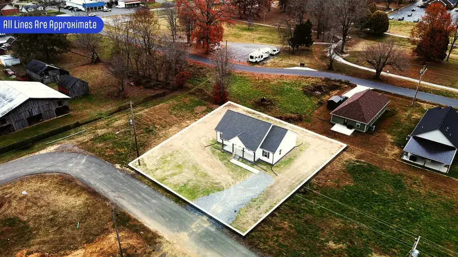 303 Cassie Dr, Lafayette, TN 37083 - #2