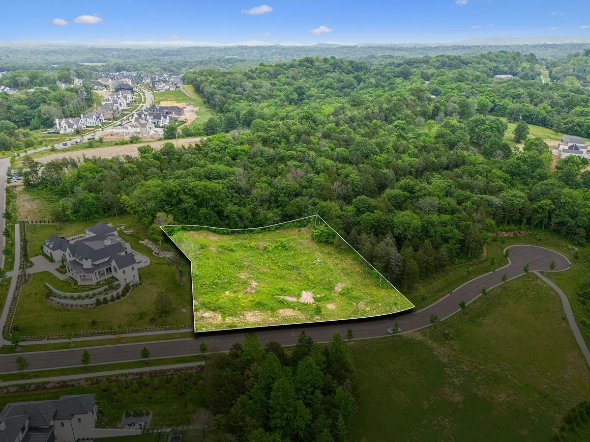 8906 Dovetail Ct, College Grove, TN 37046 - #1