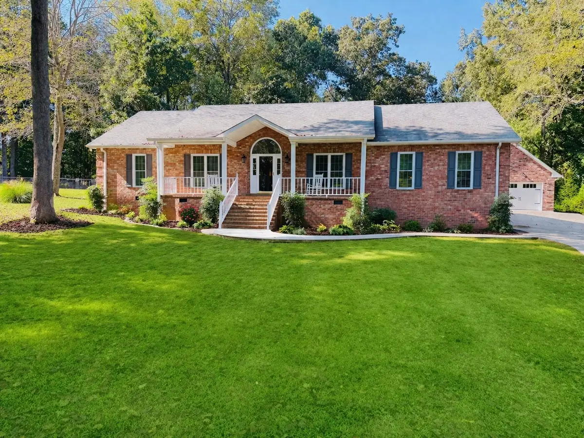 320 Spring Valley Dr, Cottontown, TN 37048 - #1