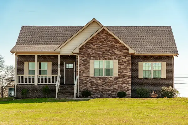 202 Hollow Tree Cir, Castalian Springs, TN 37031