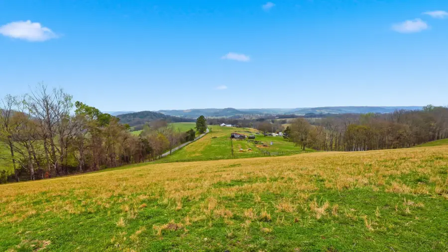 3633 Gnat Grove Rd, Cornersville, TN 37047 - #3