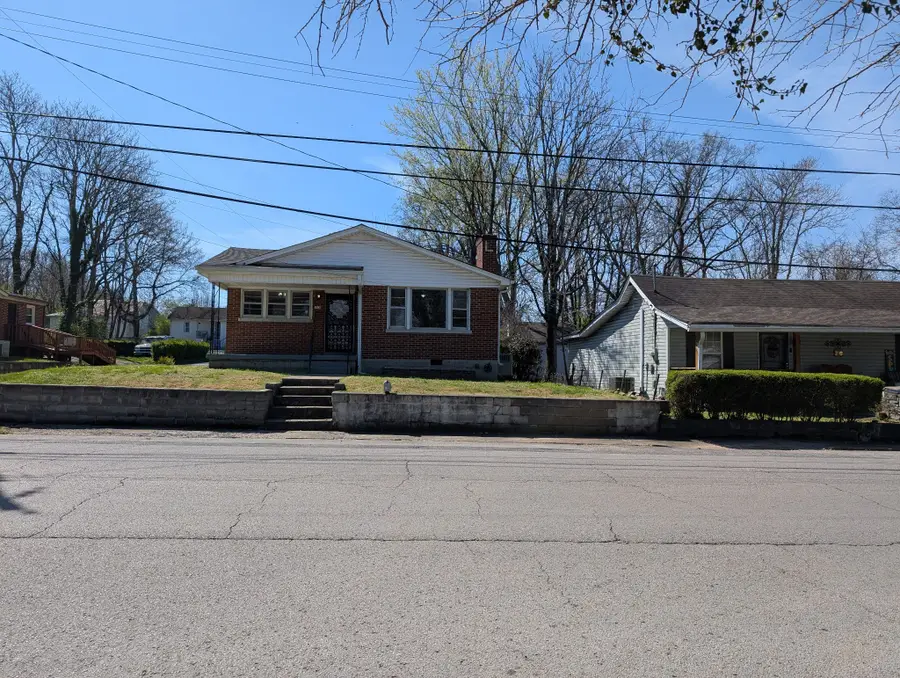 318 E 11th St, Columbia, TN 38401 - #3