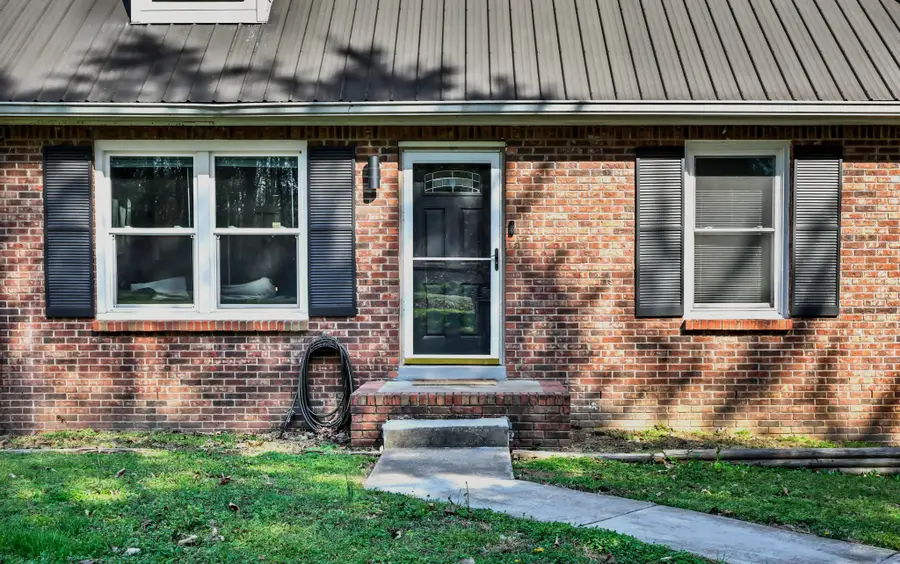 2331 Seven Mile Ferry Rd, Clarksville, TN 37040 - #2