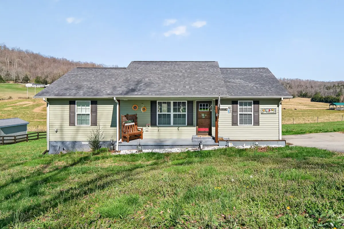 2040 Walker Cove Rd, Sparta, TN 38583 - #1