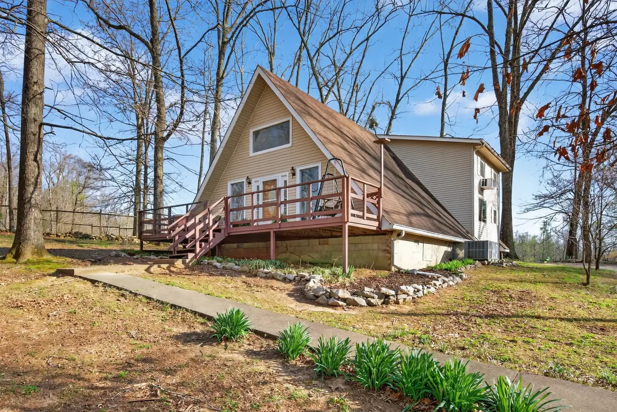 1874 Palmyra Rd, Palmyra, TN 37142 - #1