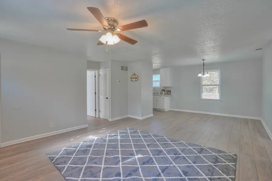 603 Spruce Dr, Clarksville, TN 37042 - #2