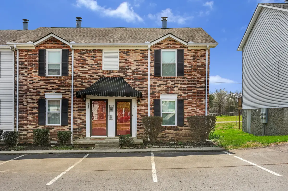 224 Edgewood Dr, Hendersonville, TN 37075 - #1