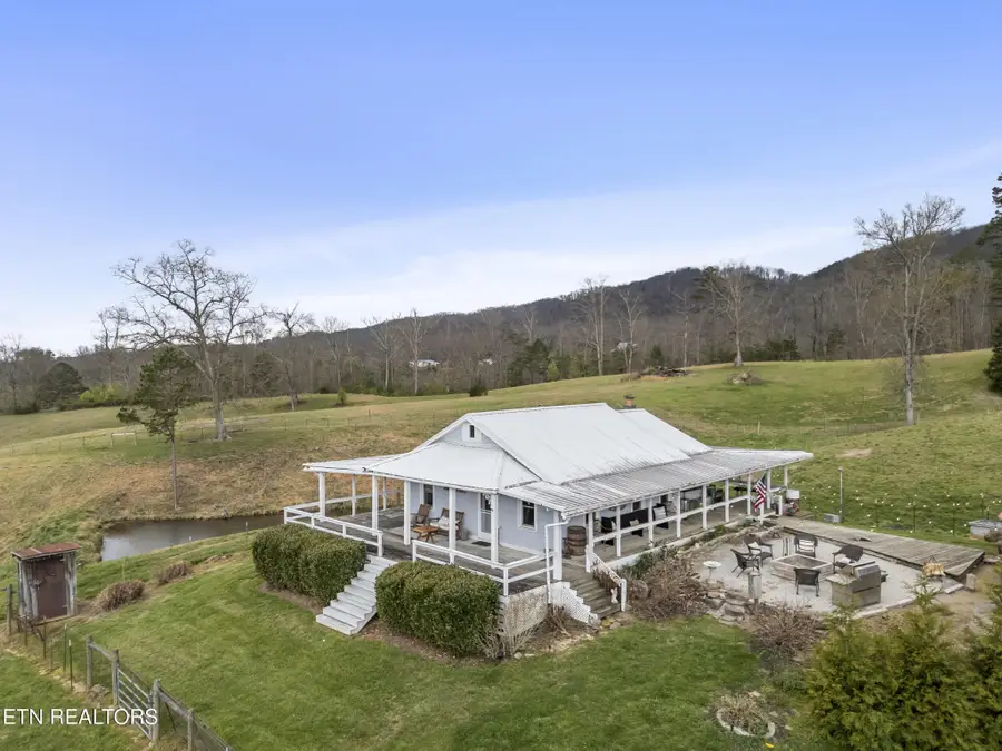 1397 Tater Valley Rd, Washburn, TN 37888 - #3