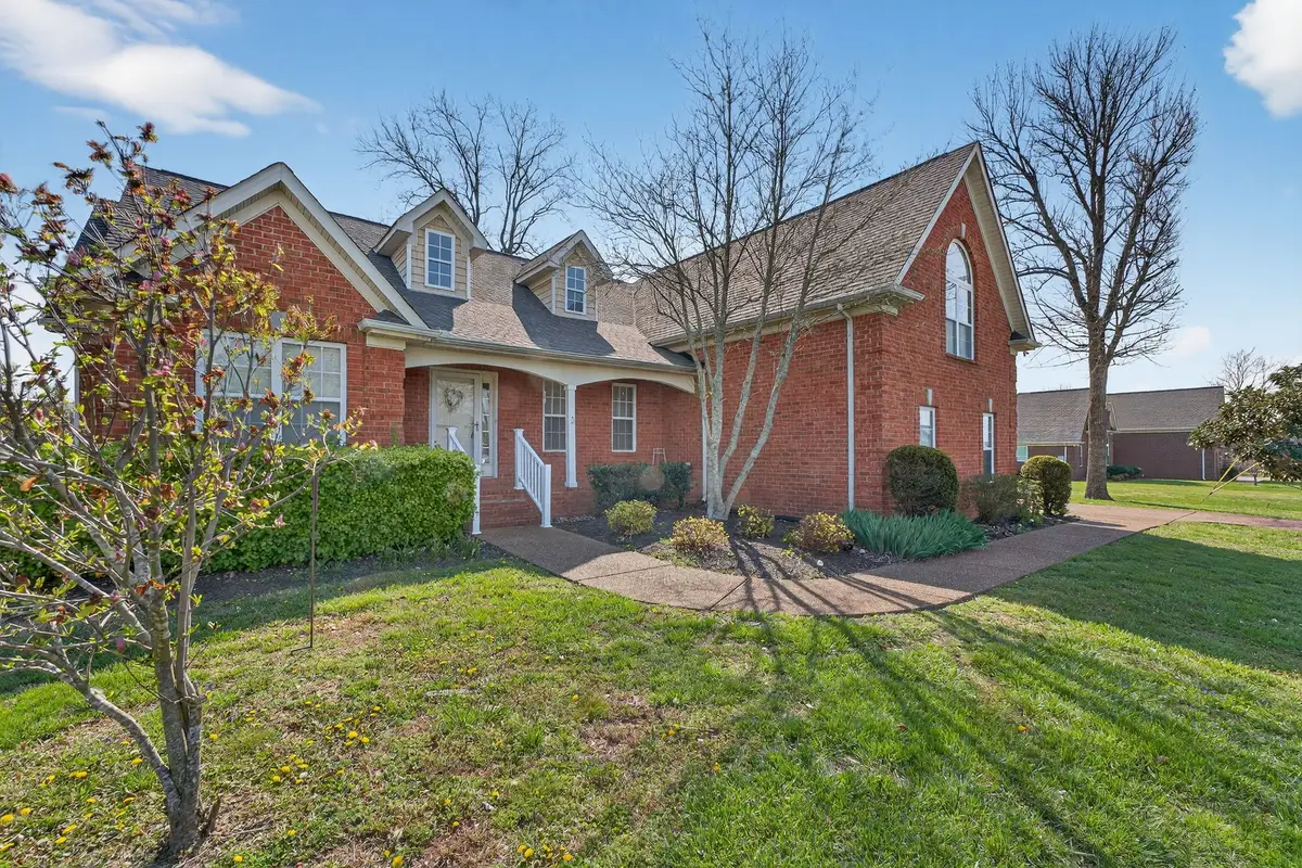 105 Stonefield Dr, Mount Juliet, TN 37122 - #1