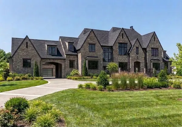 7019 Belcastle Ln, College Grove, TN 37046