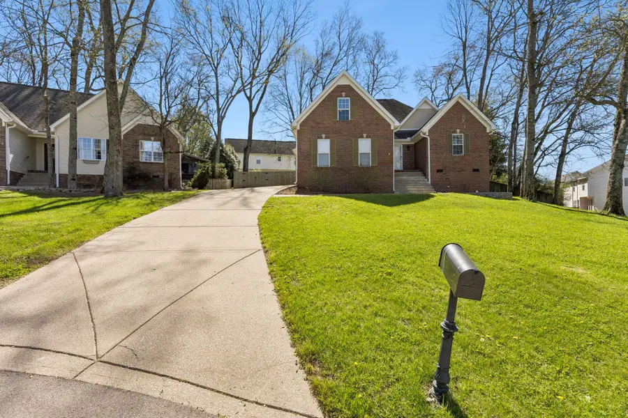 1615 Pacer Ct, Spring Hill, TN 37174 - #2