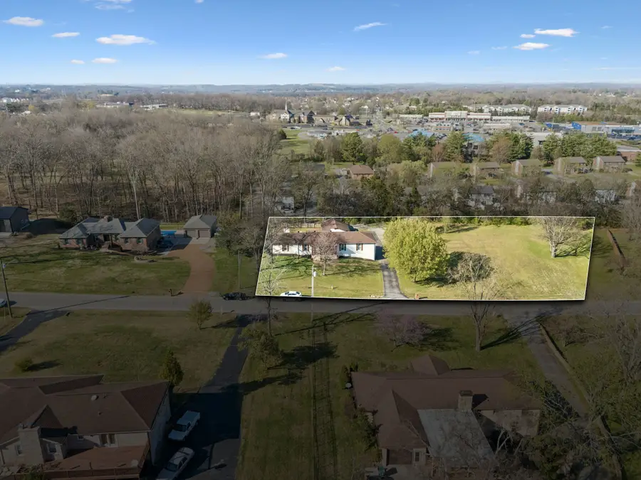 1707 Cook Dr, Lebanon, TN 37087 - #2