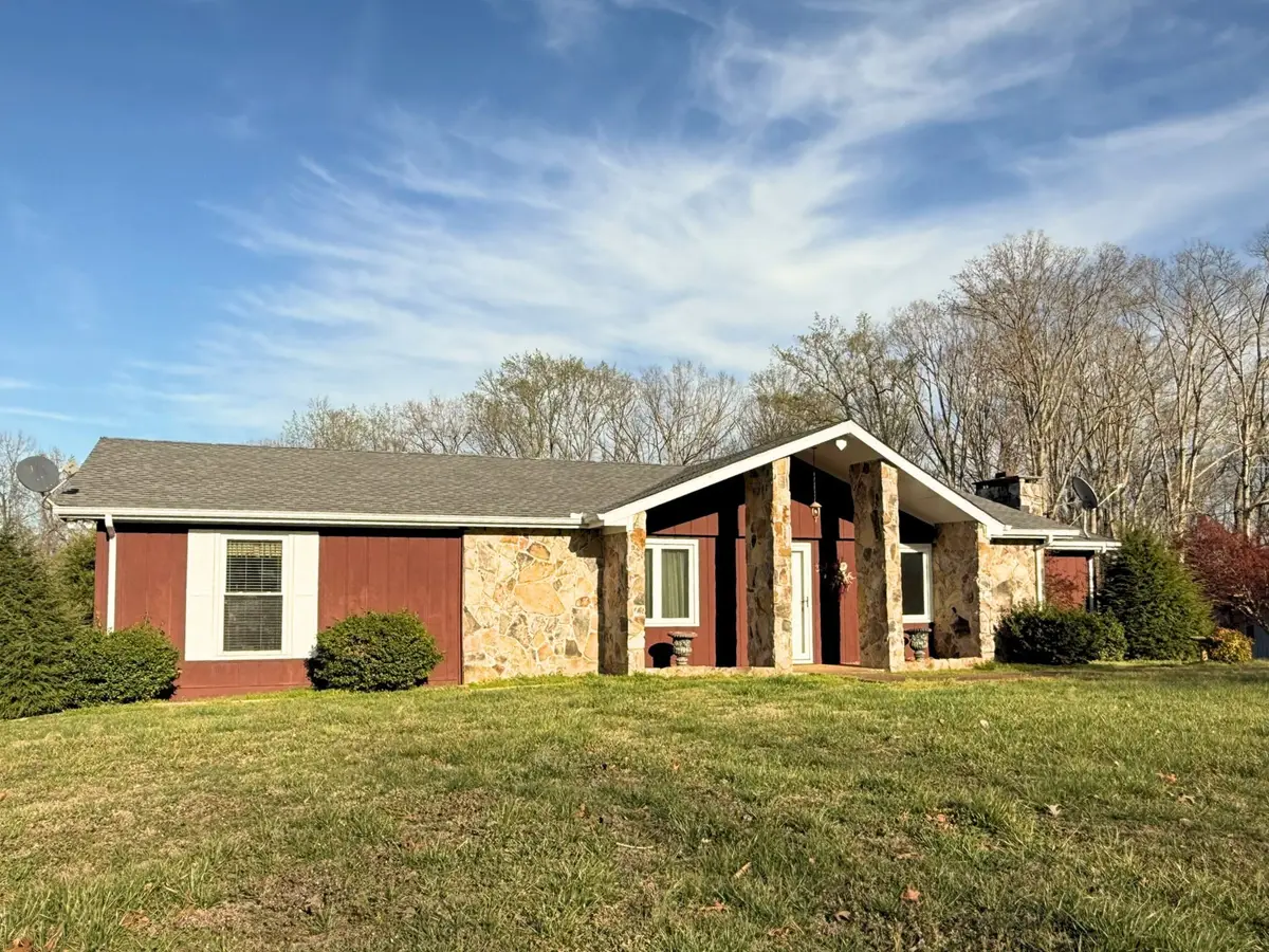 353 Golf Club Rd, McMinnville, TN 37110 - #1