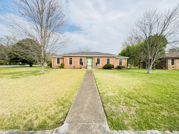 207 Oak Hill Dr, Lebanon, TN 37087