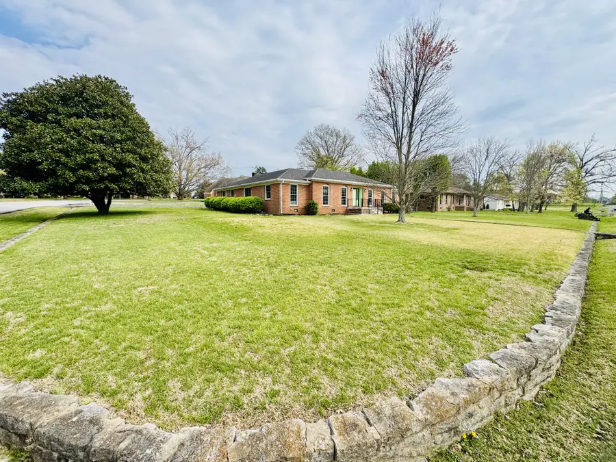 207 Oak Hill Dr, Lebanon, TN 37087 - #2