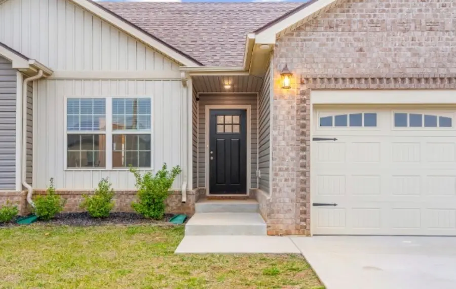 1977 Sydney Louise Dr, Clarksville, TN 37042 - #2