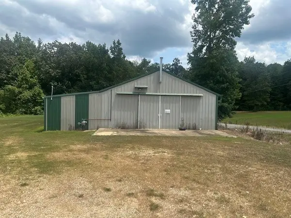 320 South Point Dr, Camden, TN 38320