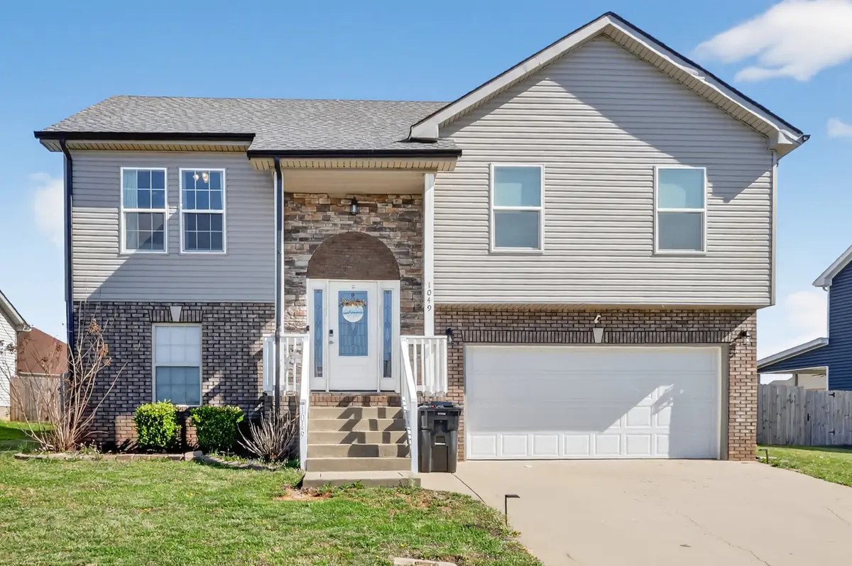 1049 Charles Thomas Dr, Clarksville, TN 37042 - #1