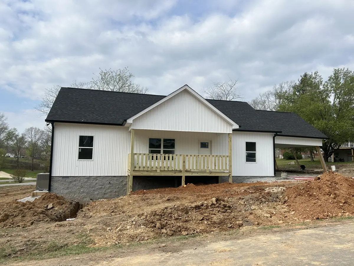 1353 Sayles Cir, Lawrenceburg, TN 38464 - #1