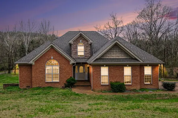 1677 Center Star Rd, Columbia, TN 38401