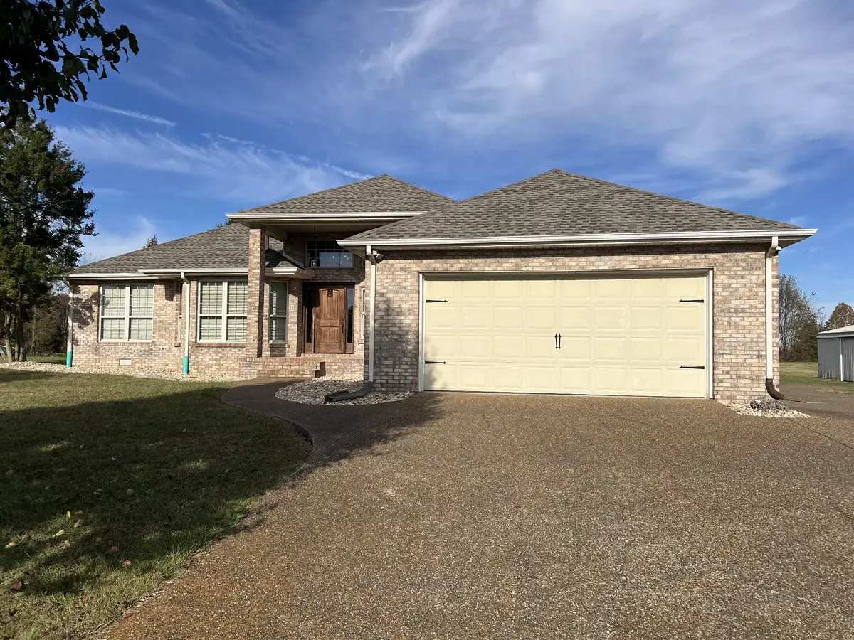 3716 Scottsville Rd, Lafayette, TN 37083 - #1