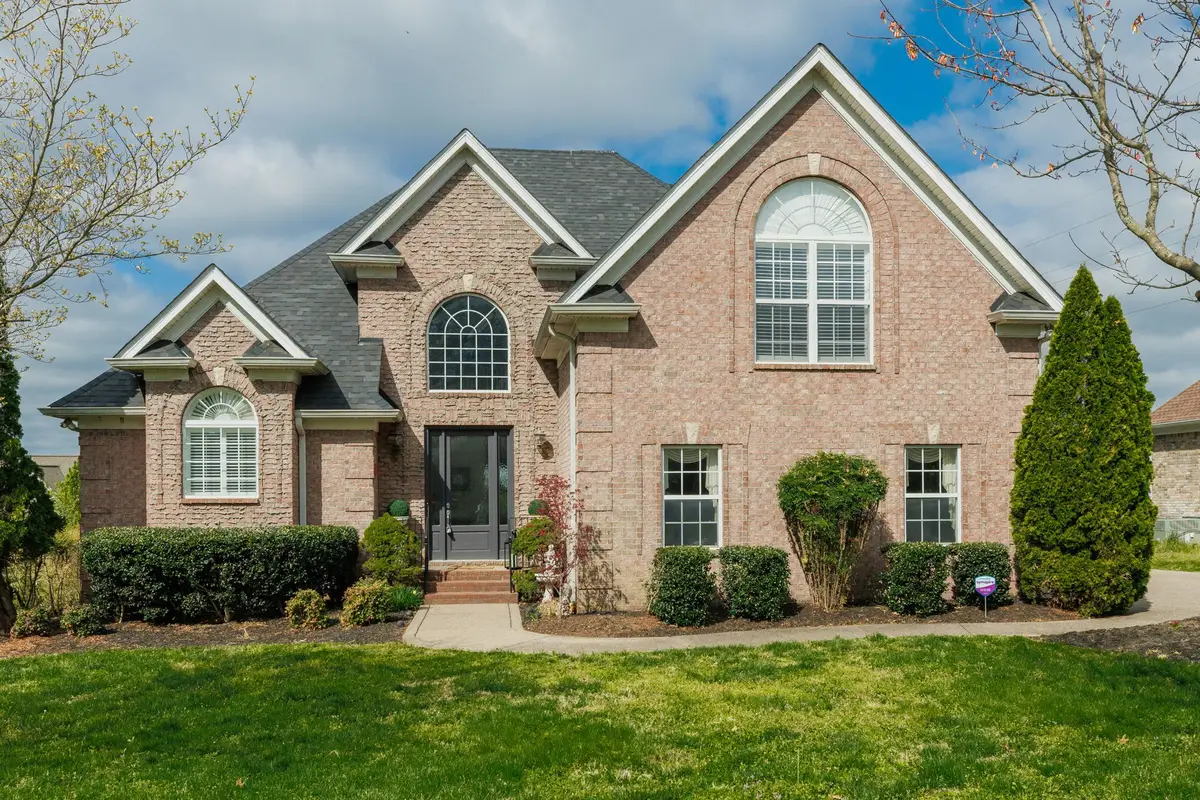 997 Grassland Chase Dr, Gallatin, TN 37066 - #1