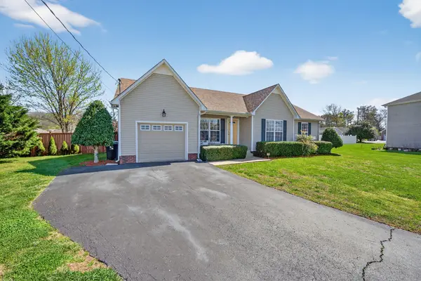 1602 Oxford Ct, Columbia, TN 38401