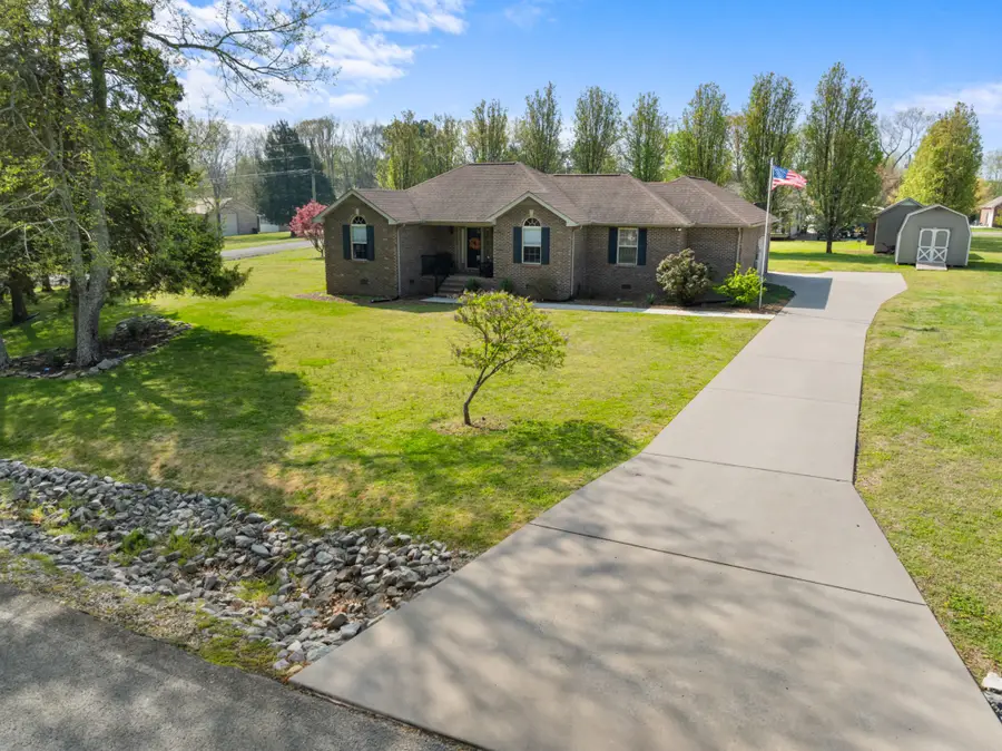 387 Fairview Cir, Winchester, TN 37398 - #2