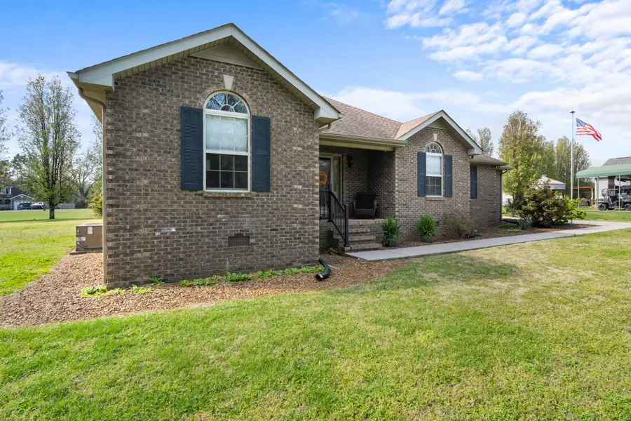 387 Fairview Cir, Winchester, TN 37398 - #3