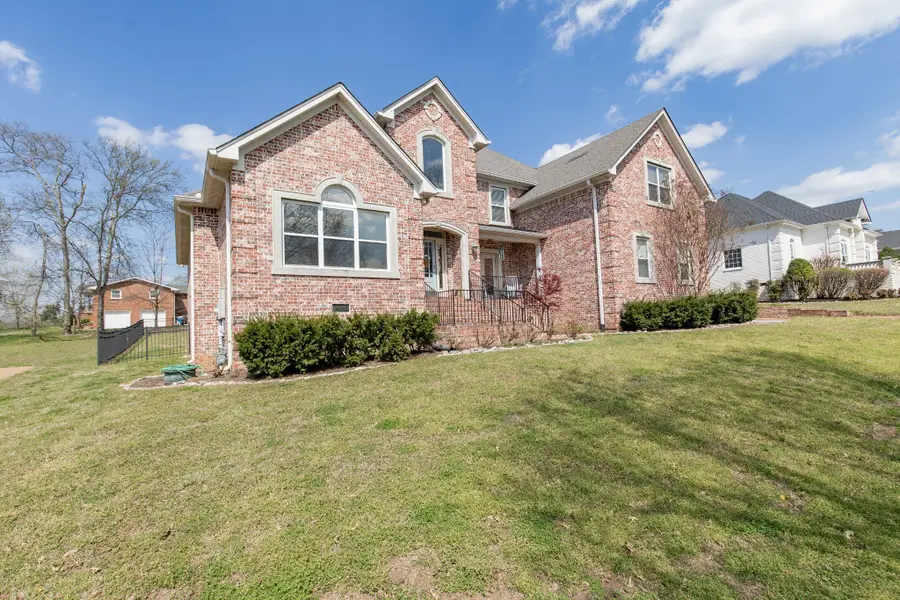 1007 Island Brook Dr, Hendersonville, TN 37075 - #2