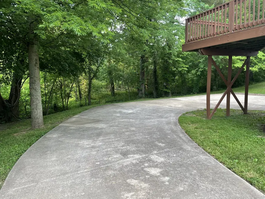 3251 N Senseney Cir, Clarksville, TN 37042 - #2