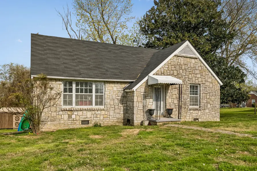 305 8th Ave S, Lewisburg, TN 37091 - #3