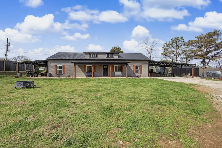 1413 Johnson St, Burns, TN 37029 - #2