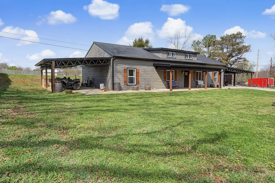 1413 Johnson St, Burns, TN 37029 - #3