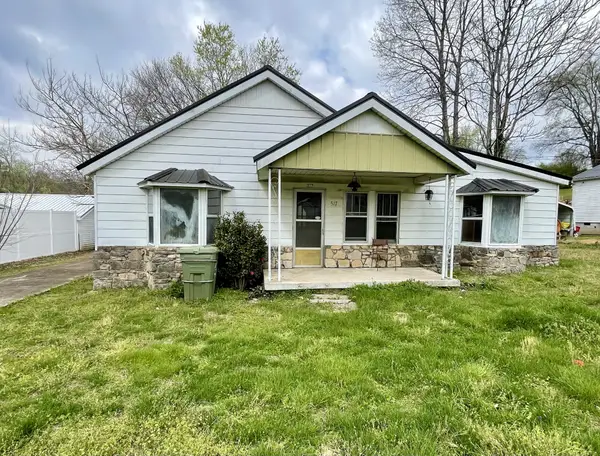 517 Hayes Ave, Lawrenceburg, TN 38464