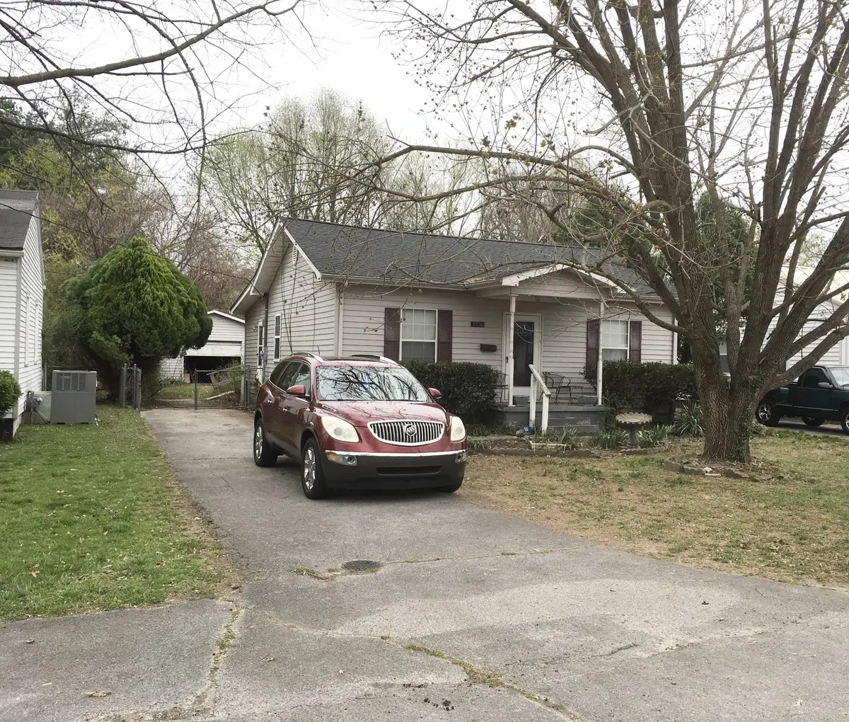 2736 Kenwood Dr, Hopkinsville, KY 42240 - #1