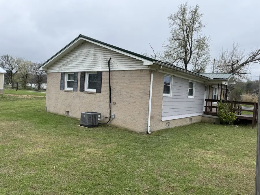 203 N Clydeton Rd N, Waverly, TN 37185 - #2