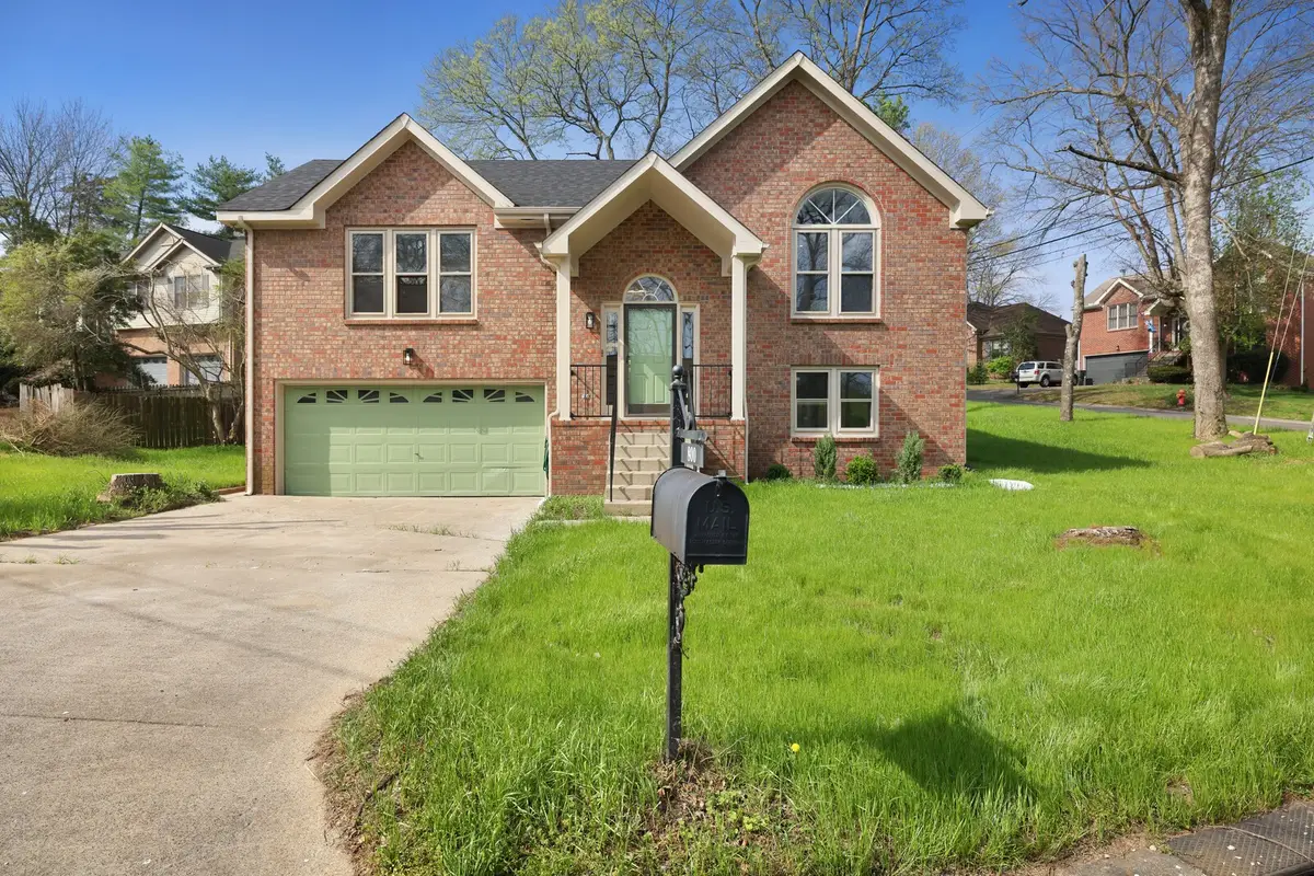 800 Carlisle Ct N, Nashville, TN 37214 - #1