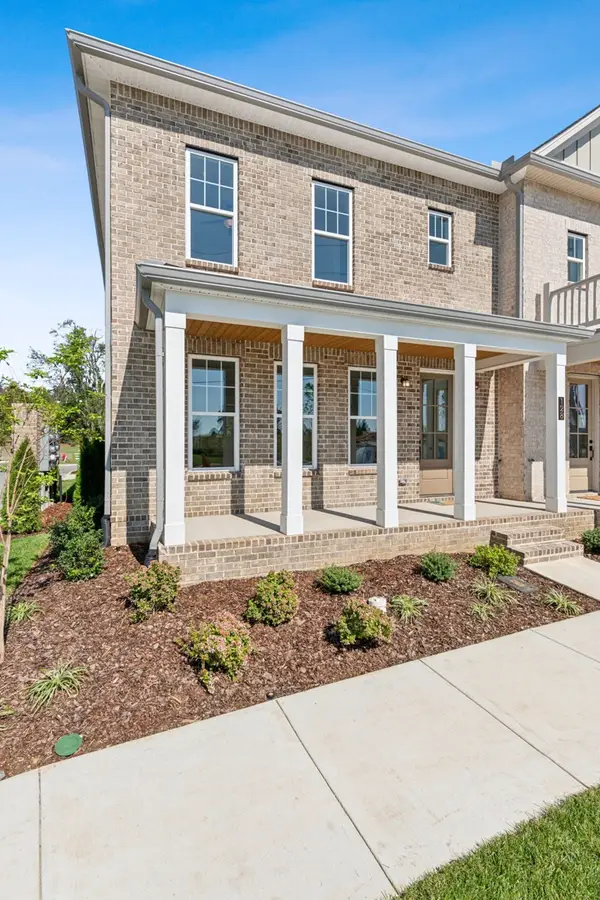 128 Nearwater Place, Hendersonville, TN 37075