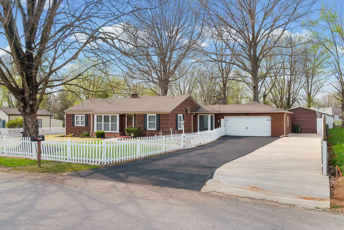 2528 Faulkner Dr, Hopkinsville, KY 42240 - #1