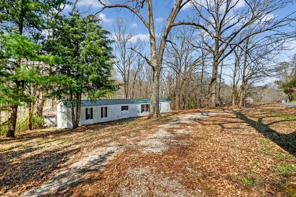 285 George Akins Rd, Westmoreland, TN 37186