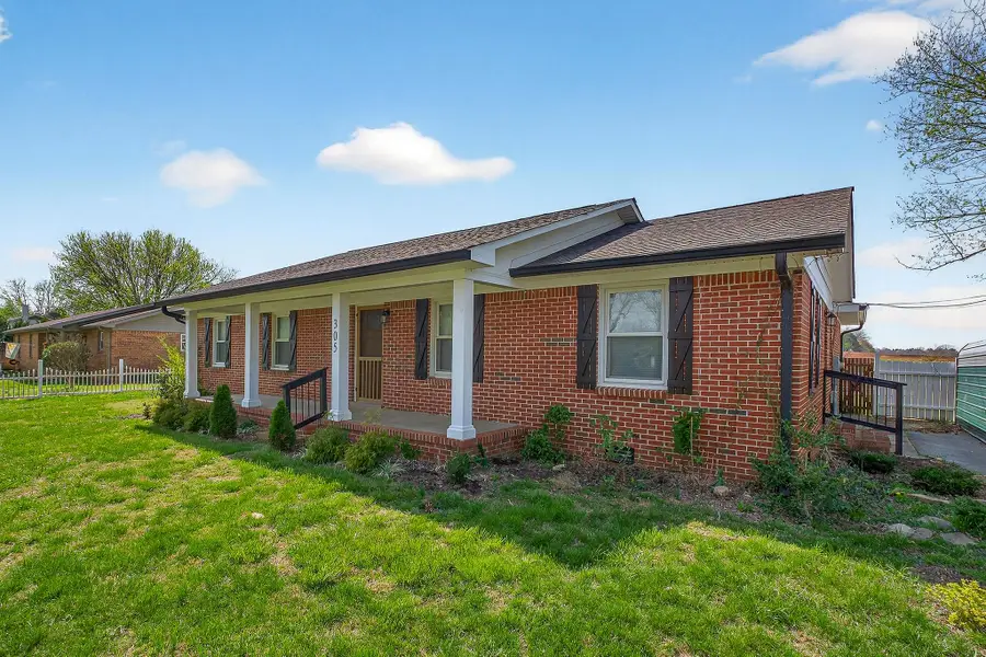 305 Cascade Ave, McMinnville, TN 37110 - #3